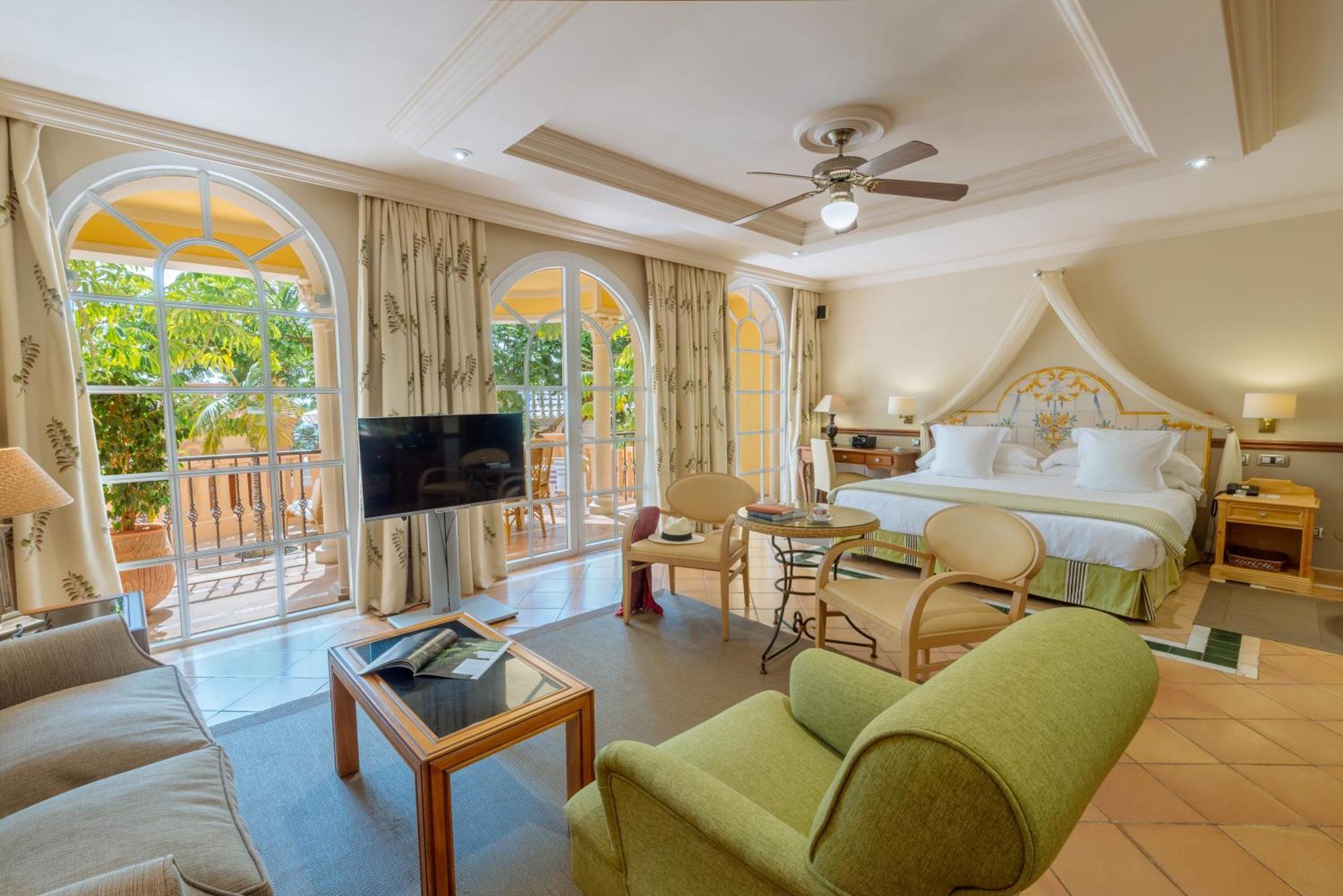 Bahia Del Duque Hotel 5*