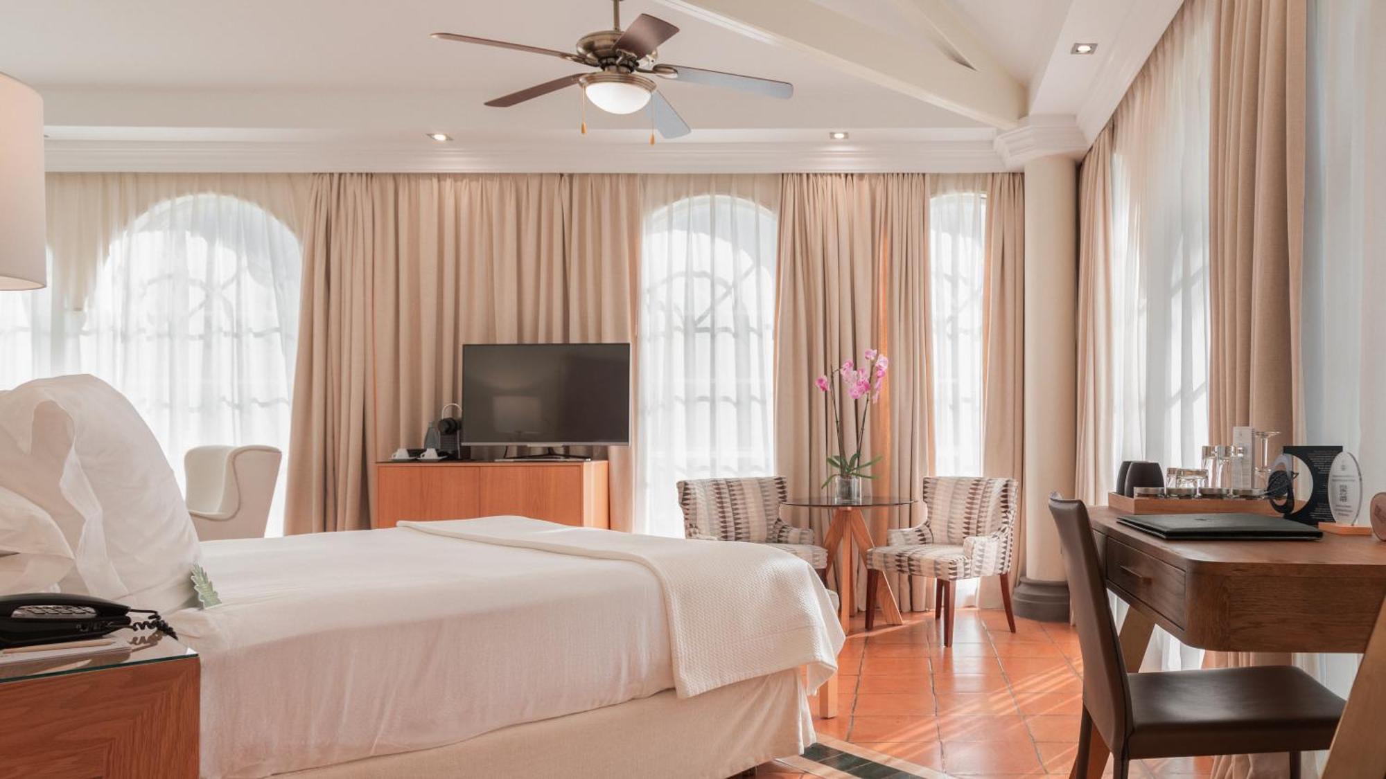 Bahia Del Duque Hotel 5*